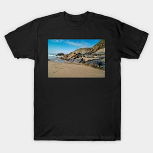 Beach & Rocks - Coastal Scenery - Traeth Llyfn T-Shirt